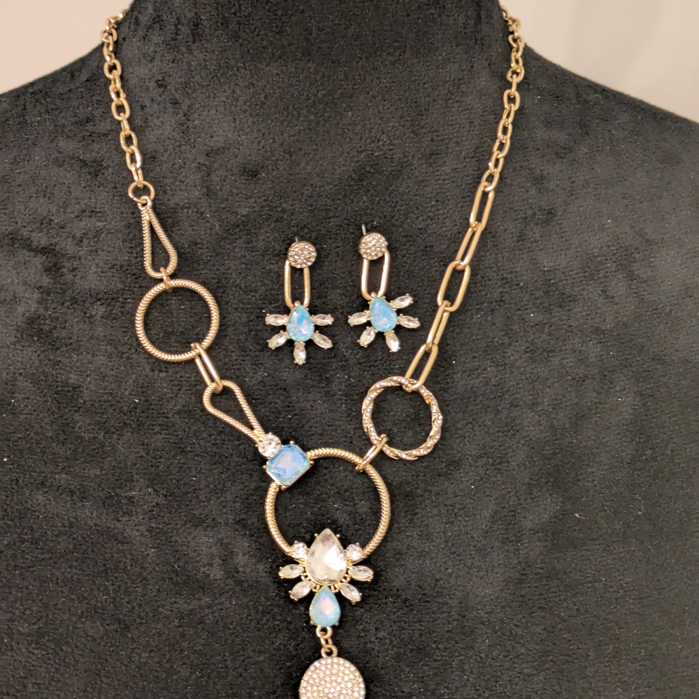 Chic Gold and Blue Gemstone Necklace W/Earrings Set
